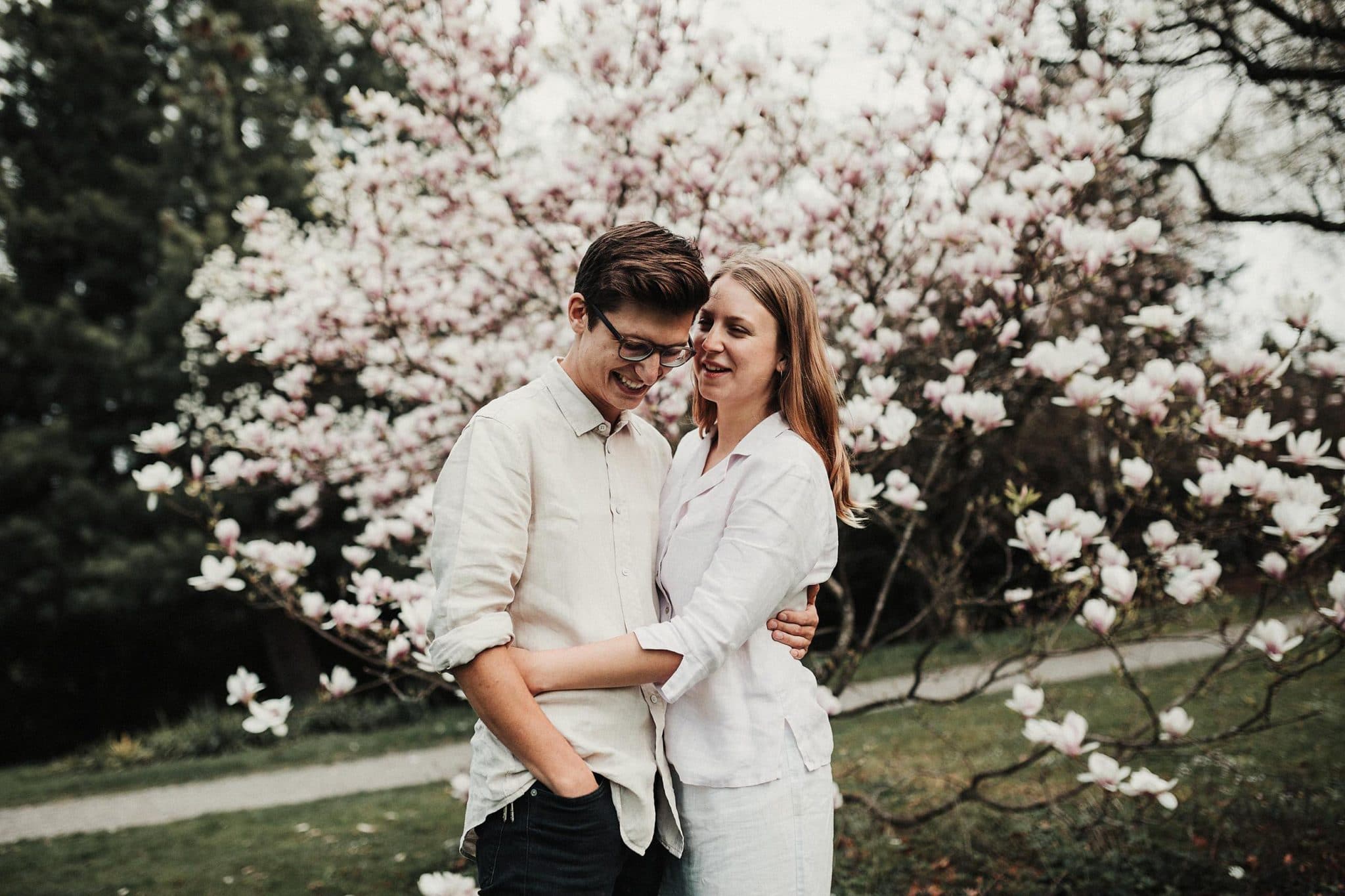 Paarshooting Zürich Magnolien - Chris Züger Fotografie